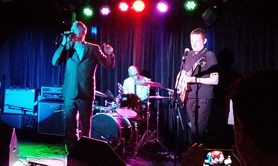 Dunstan Bruce with his new band Interrobang‽ live in London, 2 Oct 2015. 